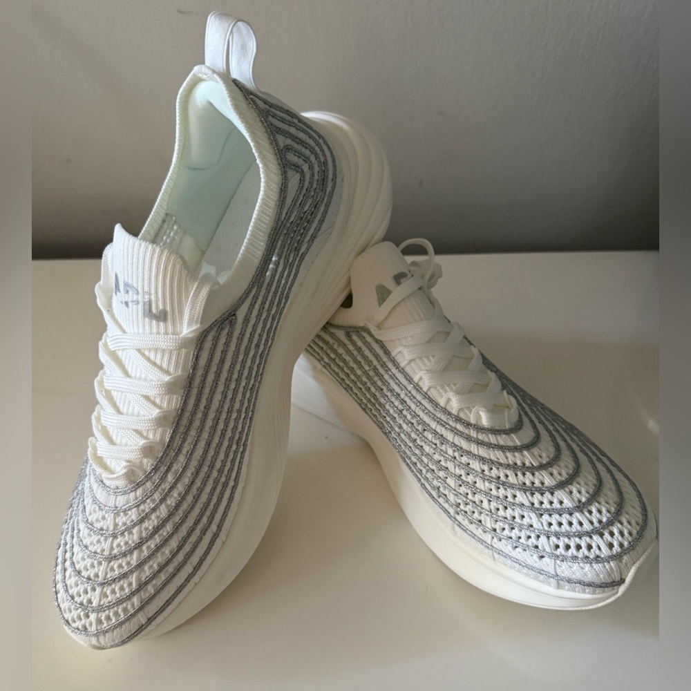 APL: athletic propulsion labs TechLoom Zipline sneakers brand new without box.